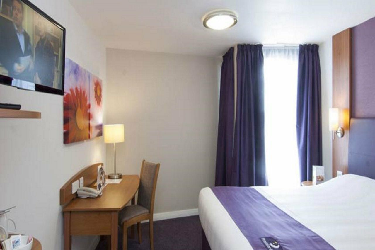 Premier Inn Leicester City Centre ภายนอก รูปภาพ